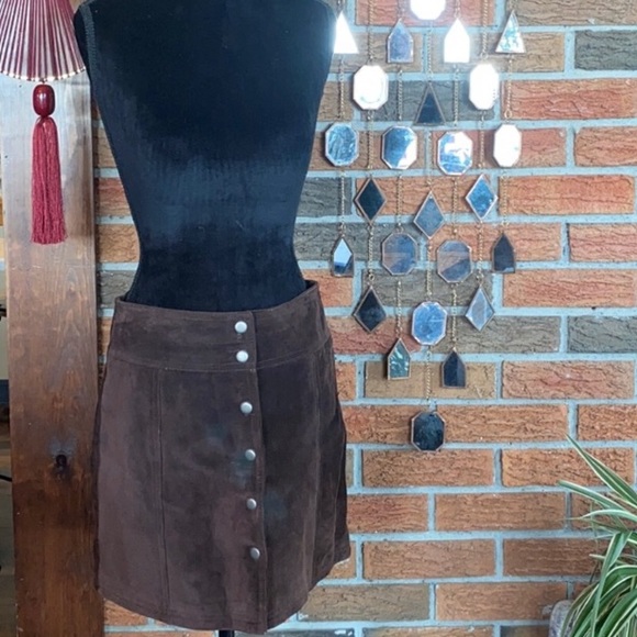 GAP Brown Suede Mini Skirt - Picture 2 of 7